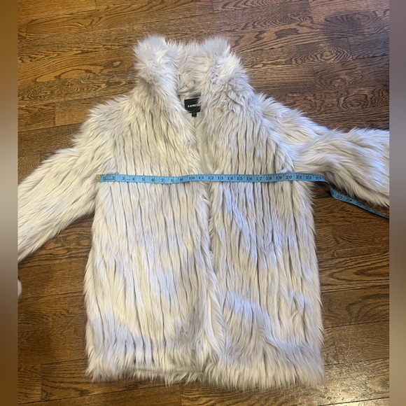 New Express gray silver fox faux fur heavy coat size s - Picture 4 of 8